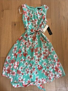 R&K NWT women’s dress. 2P